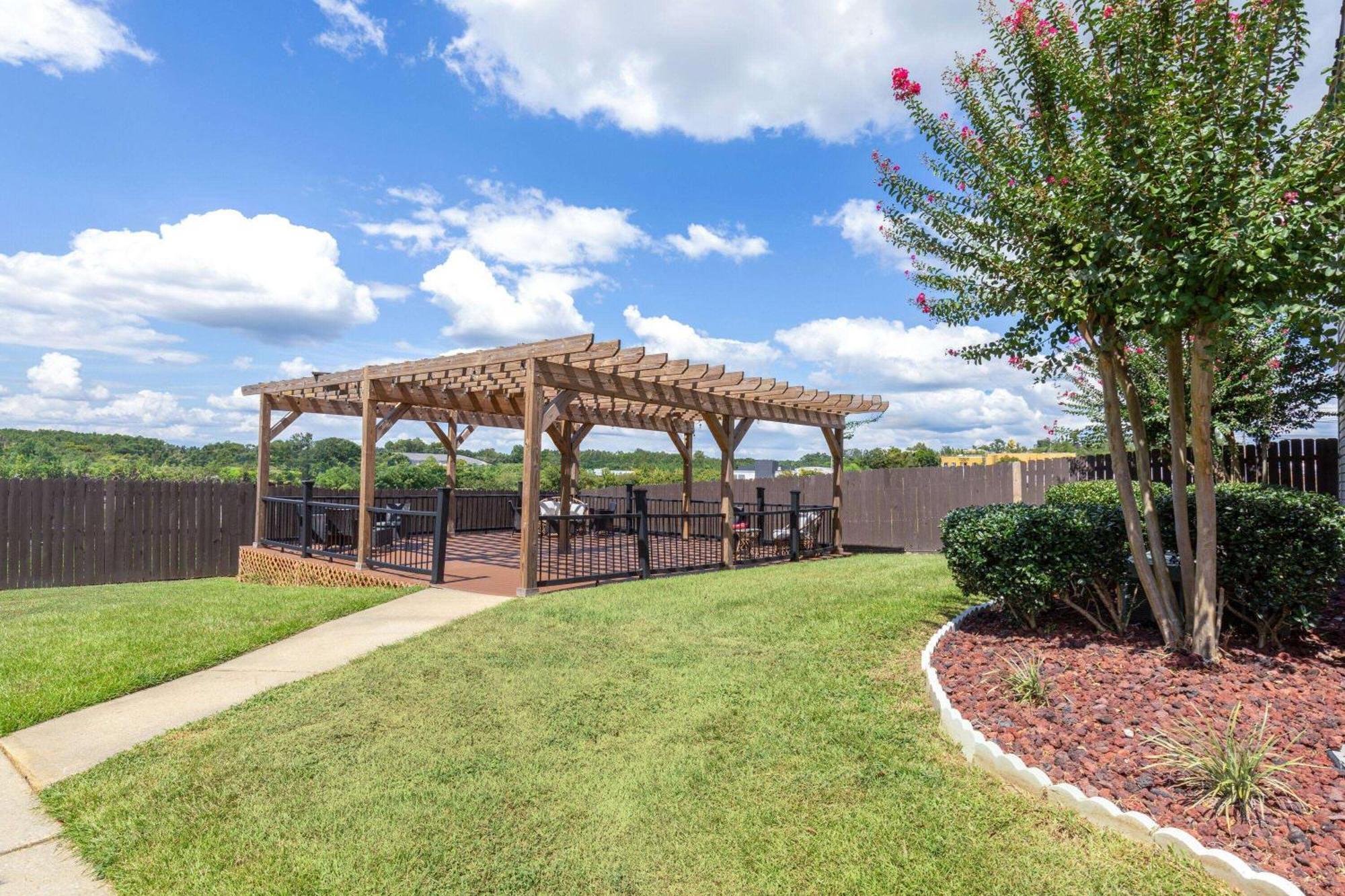 Ramada By Wyndham Studio Suites Dothan Kültér fotó