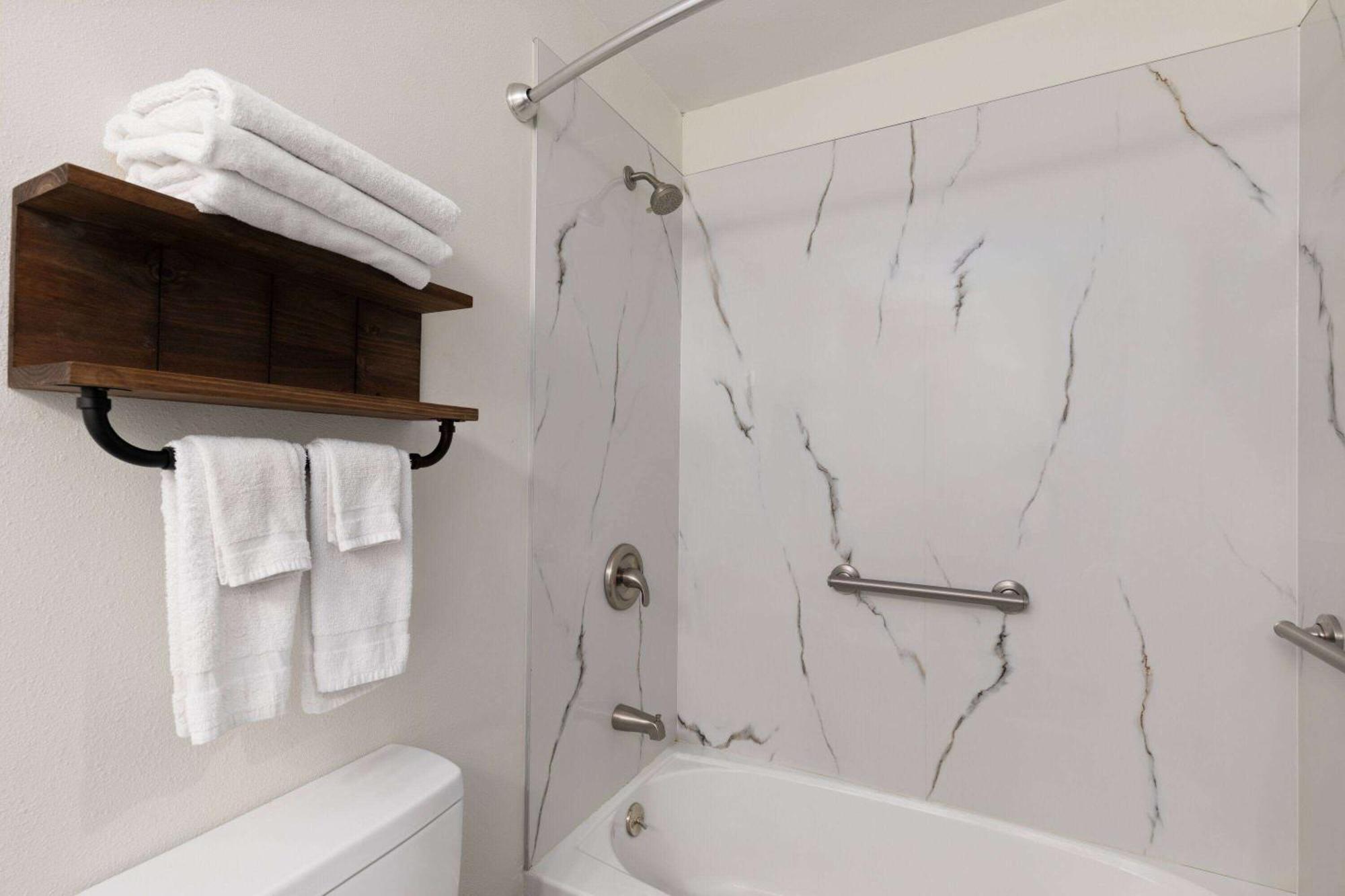 Ramada By Wyndham Studio Suites Dothan Kültér fotó