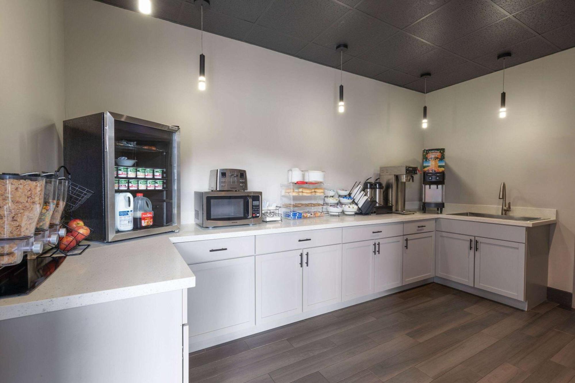 Ramada By Wyndham Studio Suites Dothan Kültér fotó