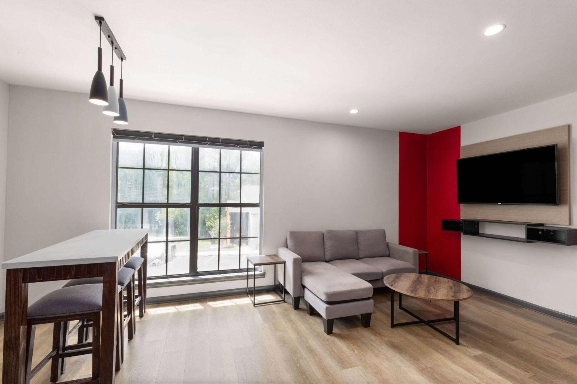 Ramada By Wyndham Studio Suites Dothan Kültér fotó