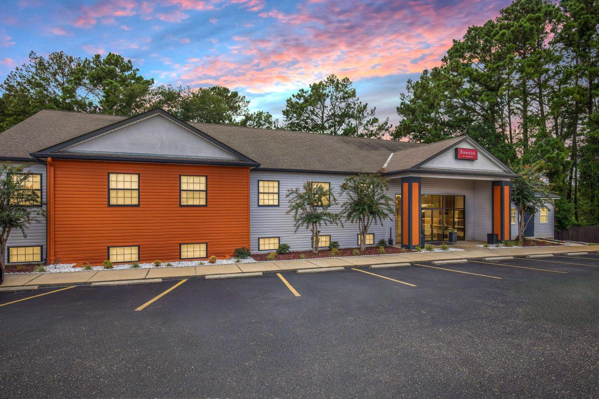 Ramada By Wyndham Studio Suites Dothan Kültér fotó
